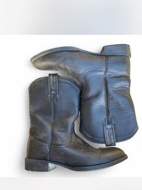 Ariat cowgirl boots 🖤